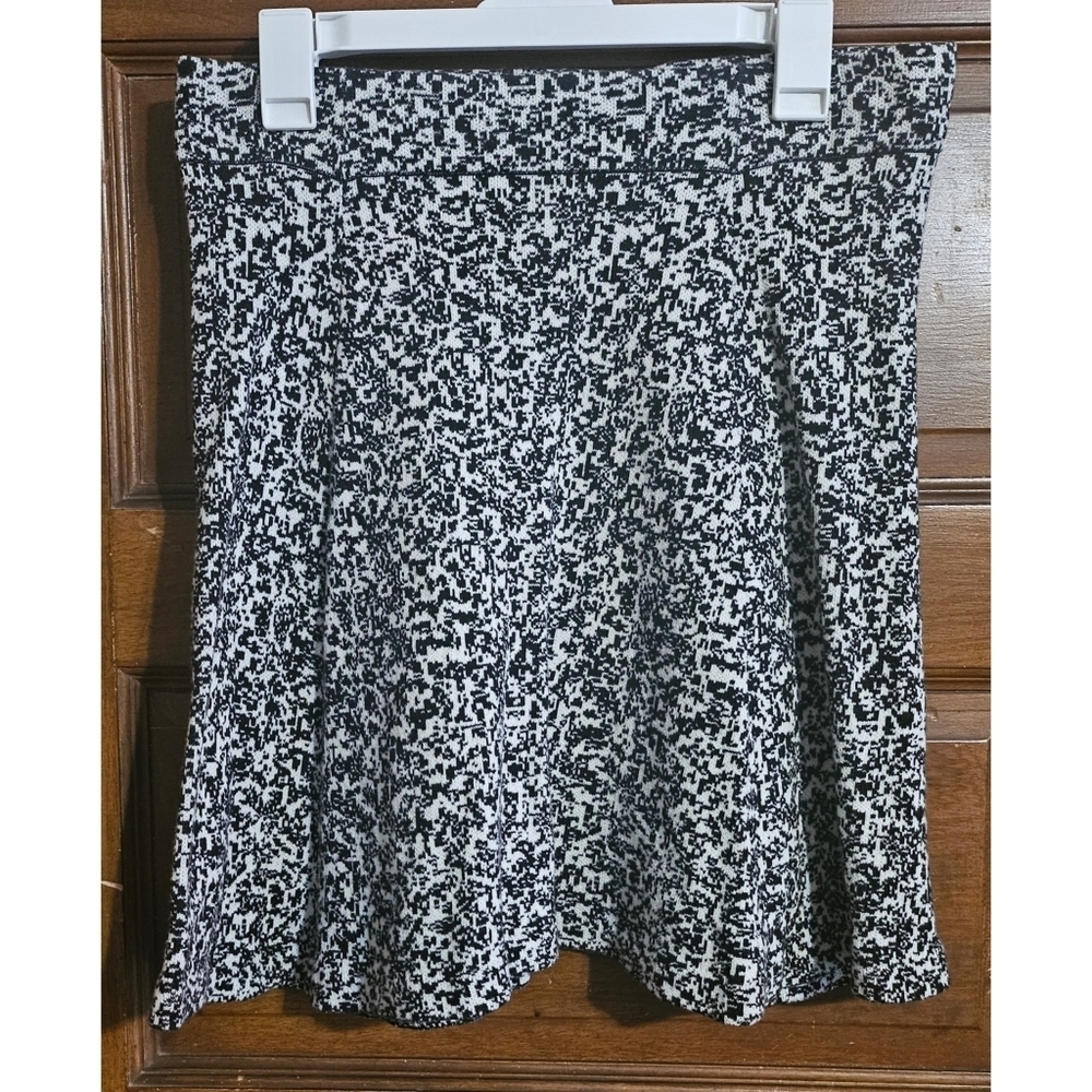 Woman's Black and White Patterned Skater Skirt